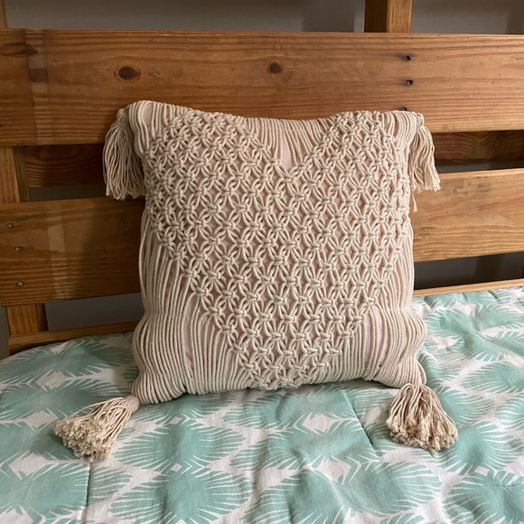 Opalhouse Other - Opalhouse macrame heart pillow fringe tassel throw